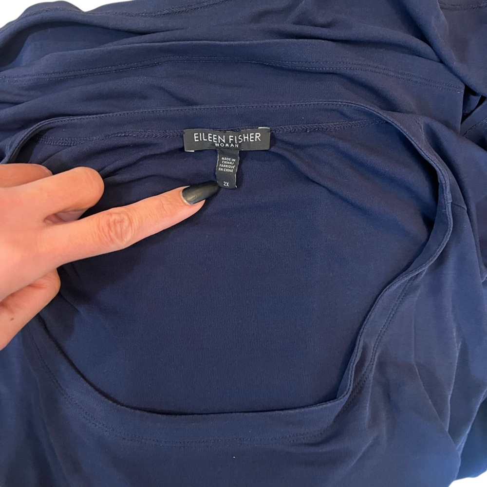 π ππππππ π
πππππ Navy Silk Long Sleeve Tunic Top | 2X - Picture 5 of 6